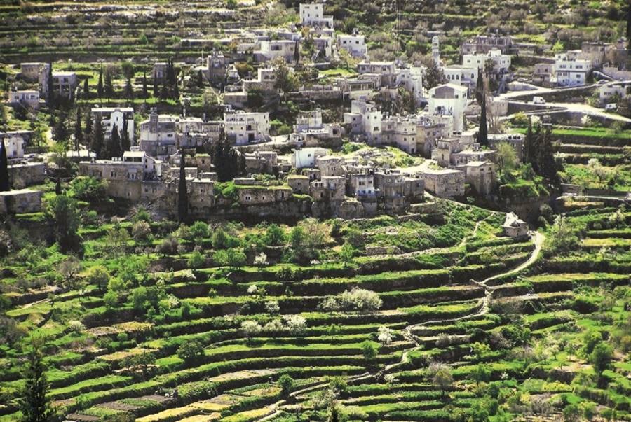 وزير التعليم الفلسطيني يفتتح العام الدراسي في بتّير