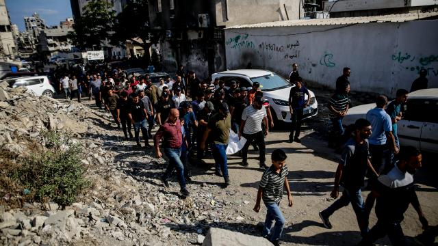 مقتل أربعة من عائلة واحدة بقصف منزل في شمال غزة