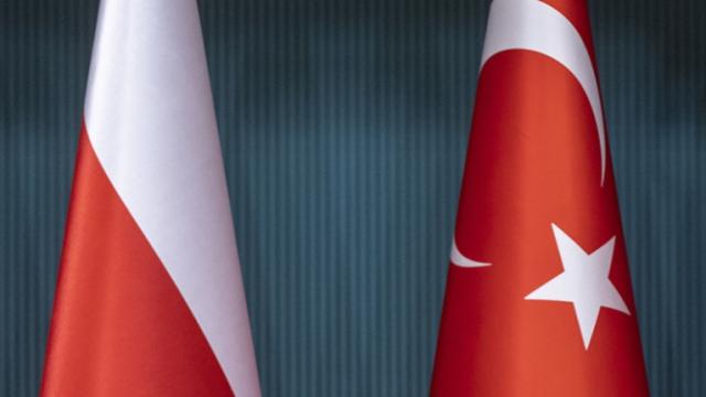 تركيا وبولندا تفتحان باب التعاون في أنظمة الدفاع الجوي