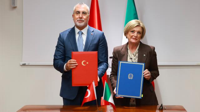 تركيا وإيطاليا توقعان اتفاقاً للتعاون في العمل والتوظيف والضمان الاجتماعي