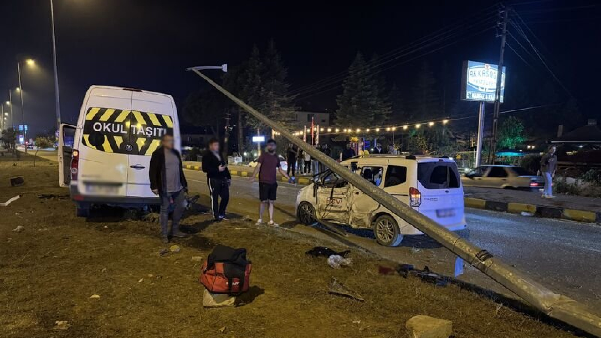 حادث حافلة صغيرة في بارتن أثناء العودة من حفل زفاف: 21 مصاباً